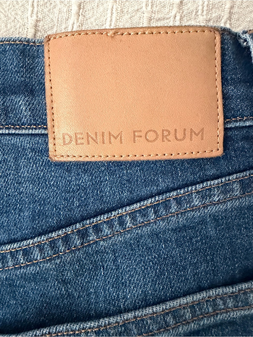 Denim Forum Women's High-Rise straight Leg Jeans - Medium Blue
Inseam 28/29 - Picture 9 of 9